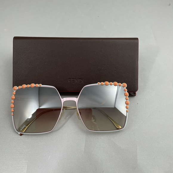 FENDI SUNGLASSES! - Picture 2 of 12